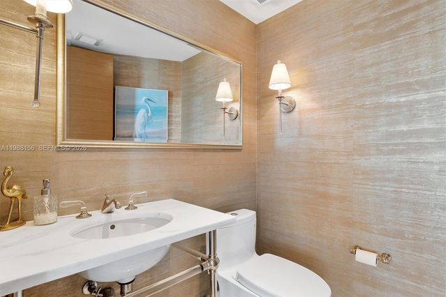 1000 S Pointe Dr 705, Miami Beach, FL 33139