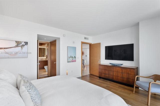 1000 S Pointe Dr 705, Miami Beach, FL 33139