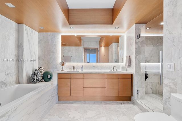 1000 S Pointe Dr 705, Miami Beach, FL 33139