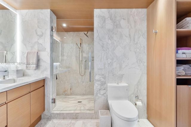 1000 S Pointe Dr 705, Miami Beach, FL 33139