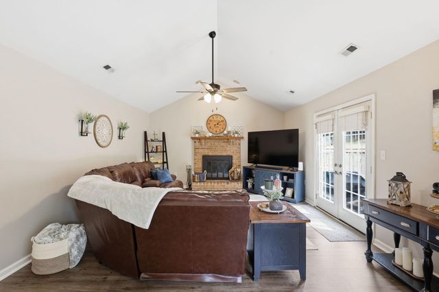 16 SUMMERWOOD DR, Stafford, VA 22554