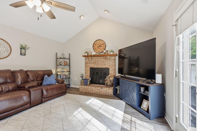 16 SUMMERWOOD DR, Stafford, VA 22554