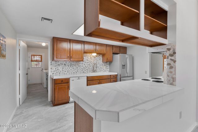 763 W Bella Vista Drive, Green Valley, AZ 85614