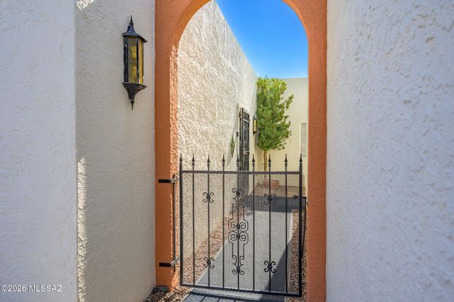 763 W Bella Vista Drive, Green Valley, AZ 85614