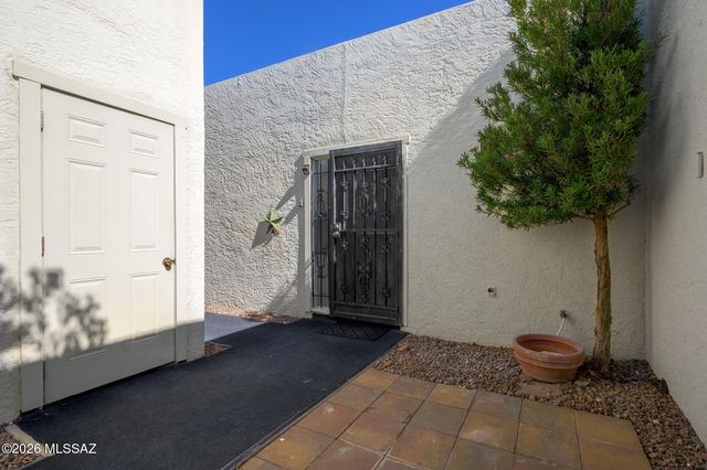 763 W Bella Vista Drive, Green Valley, AZ 85614