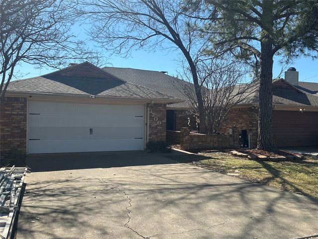 3700 Country Club Drive W, Irving, TX 75038