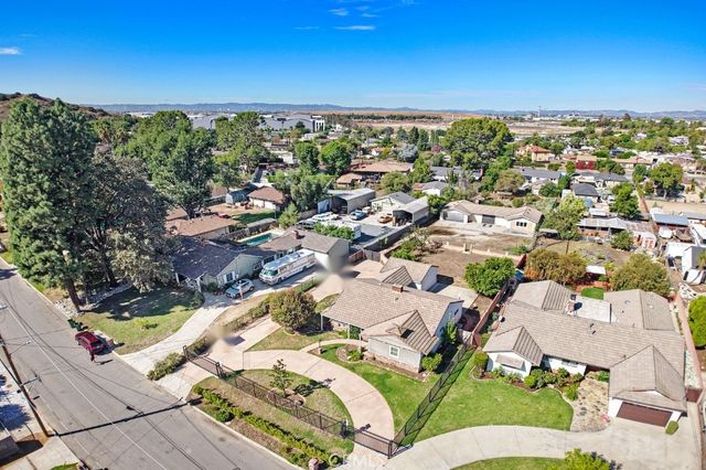 9763 Orcas Avenue, Shadow Hills, CA 91040
