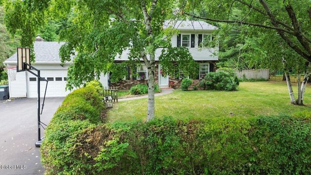 1369 Augusta Drive, Schodack, NY 12033