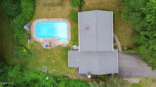 1369 Augusta Drive, Schodack, NY 12033