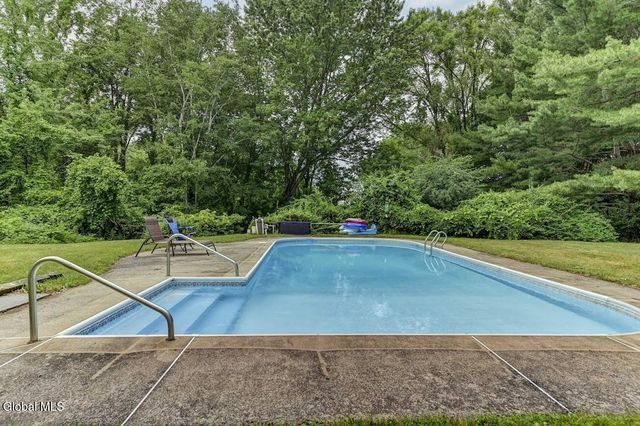 1369 Augusta Drive, Schodack, NY 12033