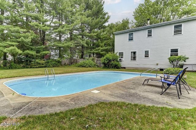 1369 Augusta Drive, Schodack, NY 12033