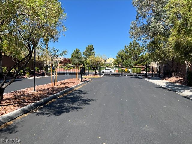 7877 Sambar Court, Las Vegas, NV 89149