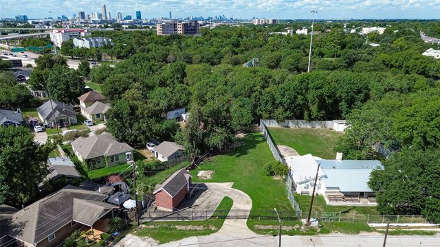 2501 Ideal Street, Houston, TX 77009