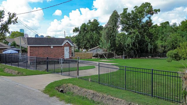 2501 Ideal Street, Houston, TX 77009