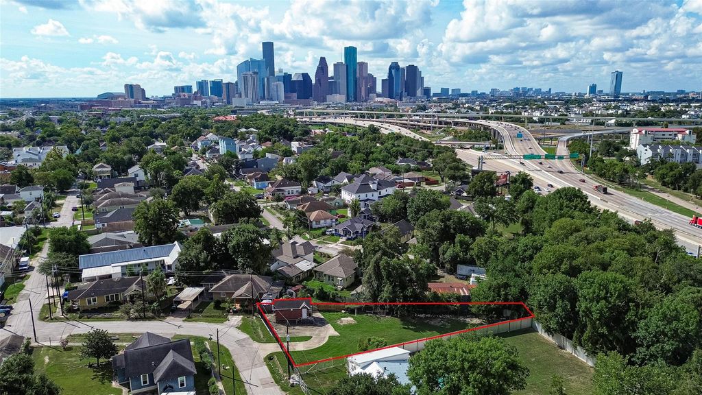 2501 Ideal Street, Houston, TX 77009