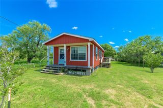 416 4th St, Bayside, TX 78340