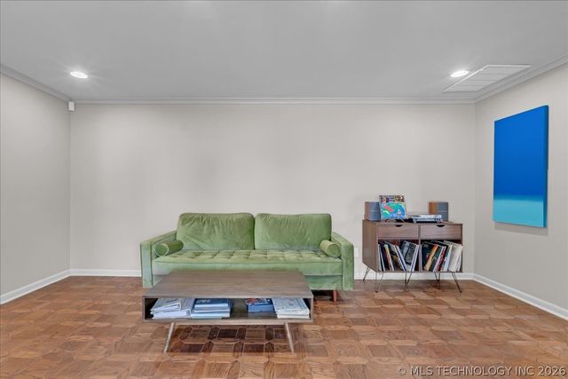 2706 E 57th Street, Tulsa, OK 74105