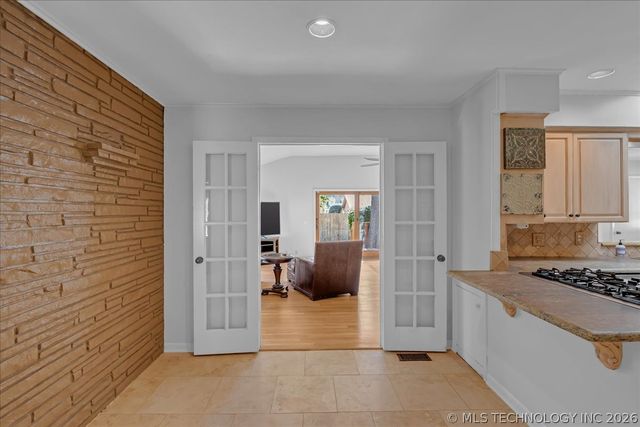 2706 E 57th Street, Tulsa, OK 74105