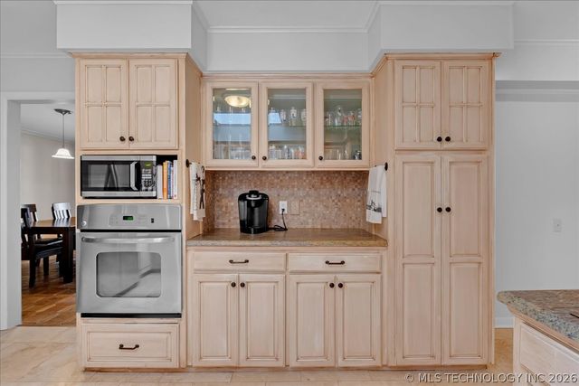 2706 E 57th Street, Tulsa, OK 74105