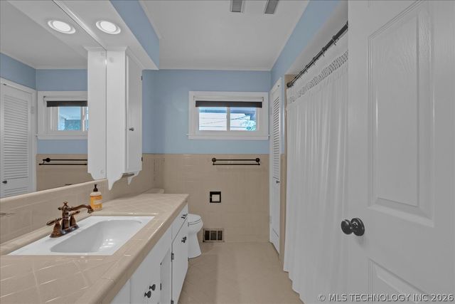 2706 E 57th Street, Tulsa, OK 74105