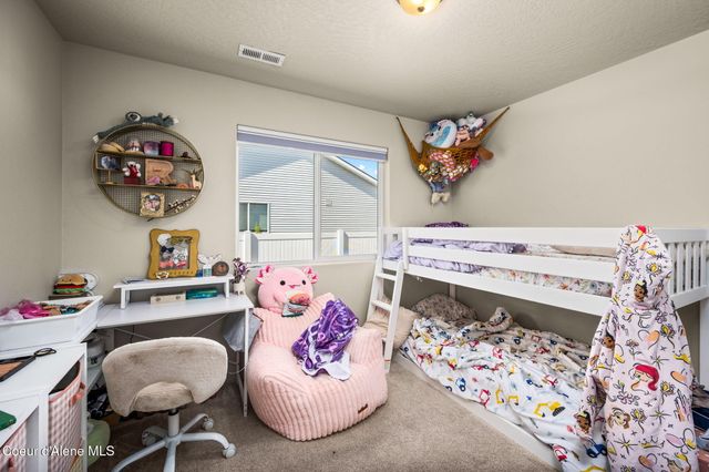 9852 N Berkshire St, Hayden, ID 83835
