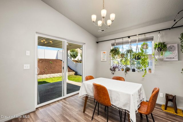 9852 N Berkshire St, Hayden, ID 83835
