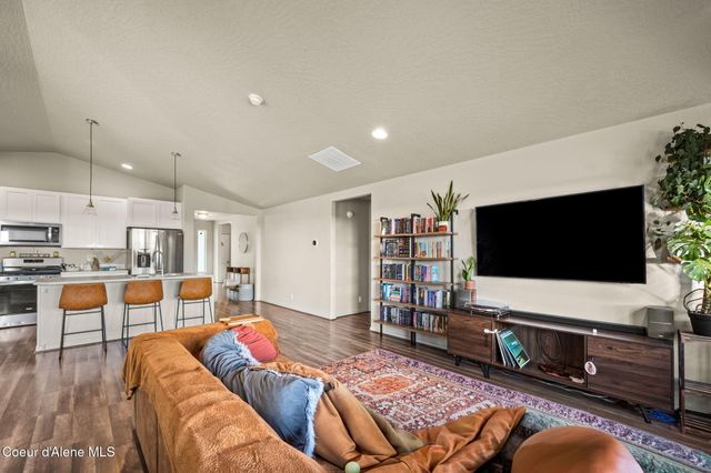 9852 N Berkshire St, Hayden, ID 83835