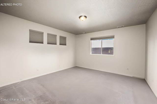 9852 N Berkshire St, Hayden, ID 83835