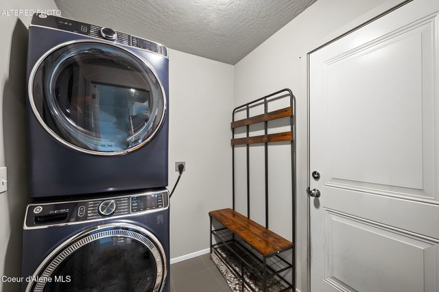 9852 N Berkshire St, Hayden, ID 83835