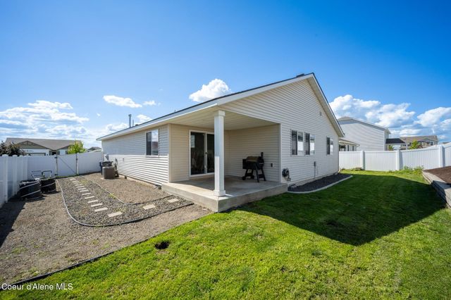 9852 N Berkshire St, Hayden, ID 83835