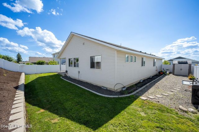 9852 N Berkshire St, Hayden, ID 83835