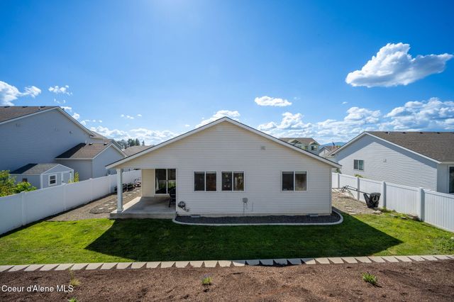 9852 N Berkshire St, Hayden, ID 83835
