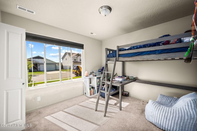 9852 N Berkshire St, Hayden, ID 83835
