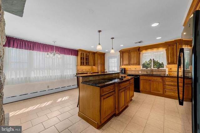 20 HIGHVIEW DR, Telford, PA 18969
