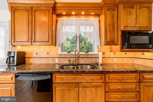 20 HIGHVIEW DR, Telford, PA 18969
