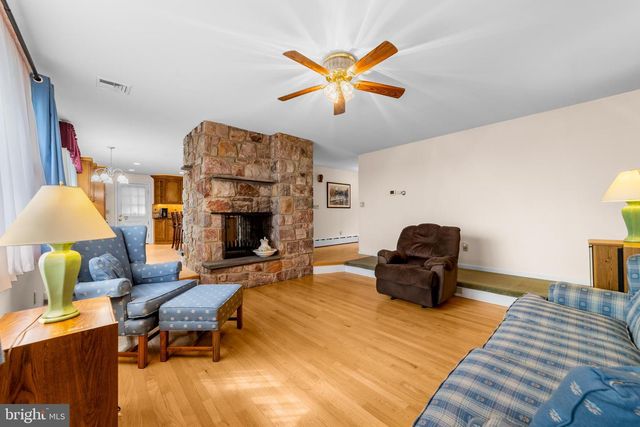 20 HIGHVIEW DR, Telford, PA 18969