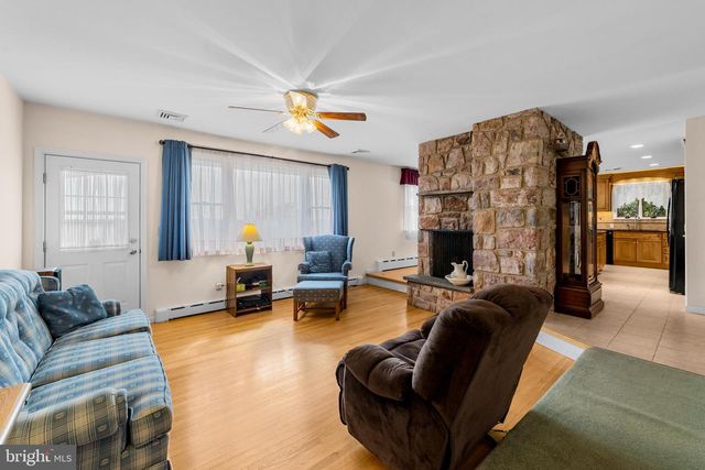 20 HIGHVIEW DR, Telford, PA 18969