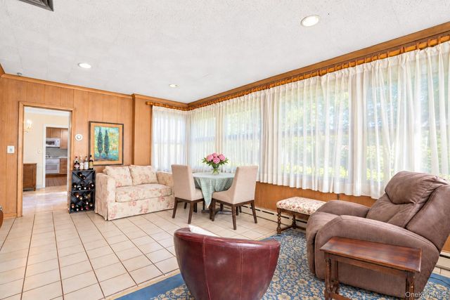 25 Manger Circle, Pelham, NY 10803