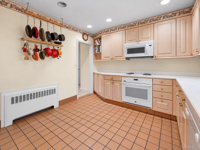 25 Manger Circle, Pelham, NY 10803