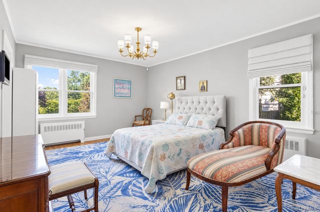 25 Manger Circle, Pelham, NY 10803