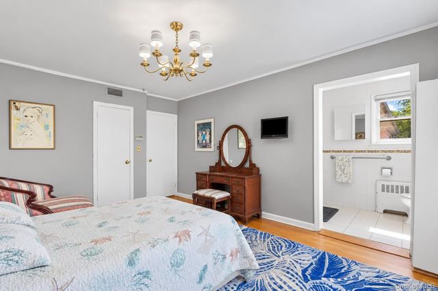 25 Manger Circle, Pelham, NY 10803