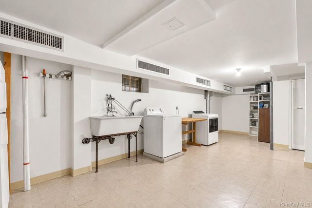 25 Manger Circle, Pelham, NY 10803