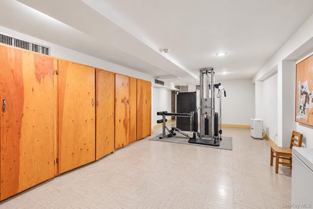 25 Manger Circle, Pelham, NY 10803