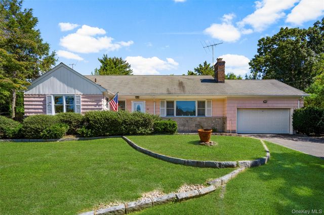 25 Manger Circle, Pelham, NY 10803