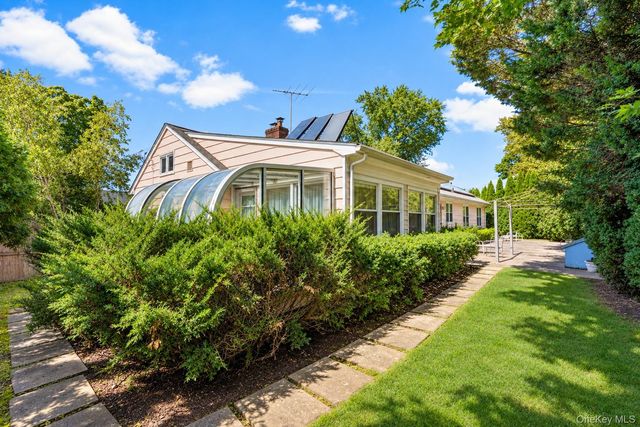 25 Manger Circle, Pelham, NY 10803