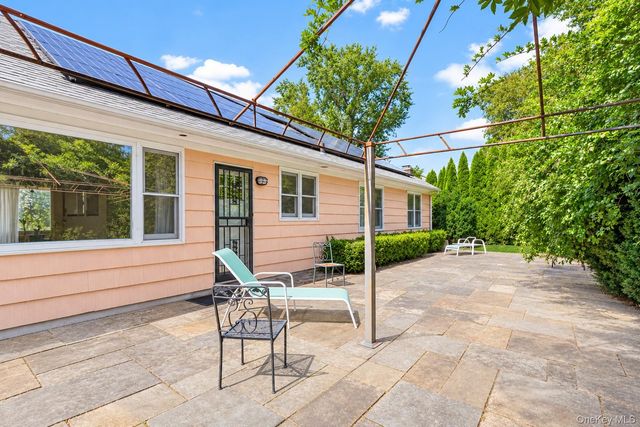 25 Manger Circle, Pelham, NY 10803
