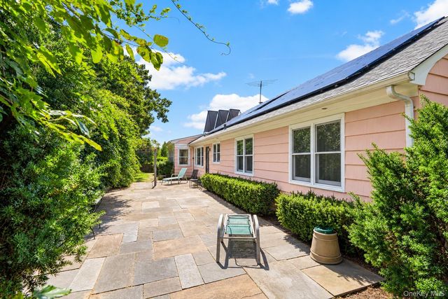 25 Manger Circle, Pelham, NY 10803