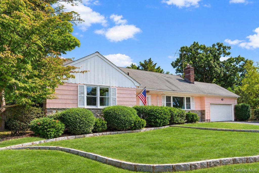 25 Manger Circle, Pelham, NY 10803 — photo 2
