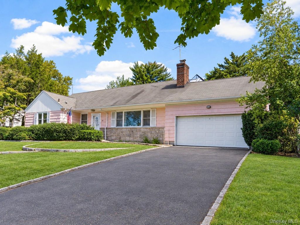 25 Manger Circle, Pelham, NY 10803 — photo 3
