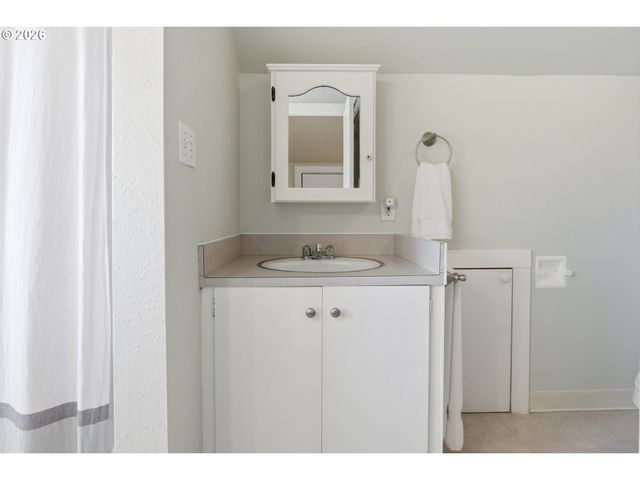 3326 Ne 60TH Ave, Portland, OR 97213